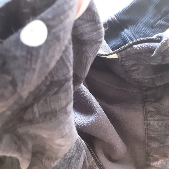 lululemon Scuba Hoodie Black Grey Geometric Leaf Feather Pattern Size 4 - Picture 11 of 14